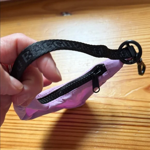BAGGU Crescent Bag Charm / Mini Bag in Lavender and Black - Picture 2 of 8